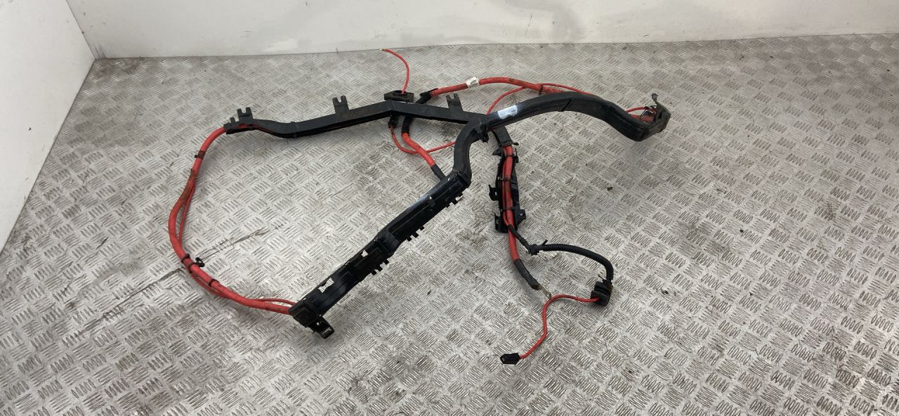 плюсовой провод аккумулятора BMW X5 F15 2018, 3.0 л., N57 D30 A, дизель, АКПП, carbonschwarz metallic (416), внедорожник 5 дв., полный привод, правый руль, 61129381818, 9381818 - фото №1