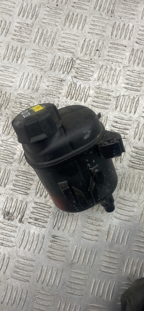 бачок расширительный BMW 5 серия G30/G31 G30 2020, 2.0 л., B48 B20 B, бензин, АКПП, sophistograu a90, седан, задний привод, правый руль, 17138610655, 17139485733, 8610655, 9485733 - фото №1