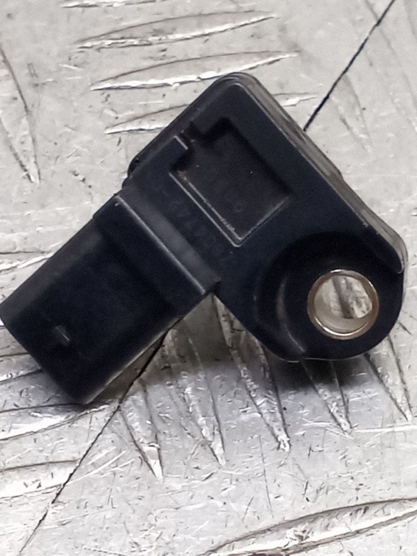 датчик давления во впускном коллекторе BMW 5 серия F07/F10/F11 2010, 3.0 л., N57 D30 A, дизель, 7804742, 13627804742 - фото №1