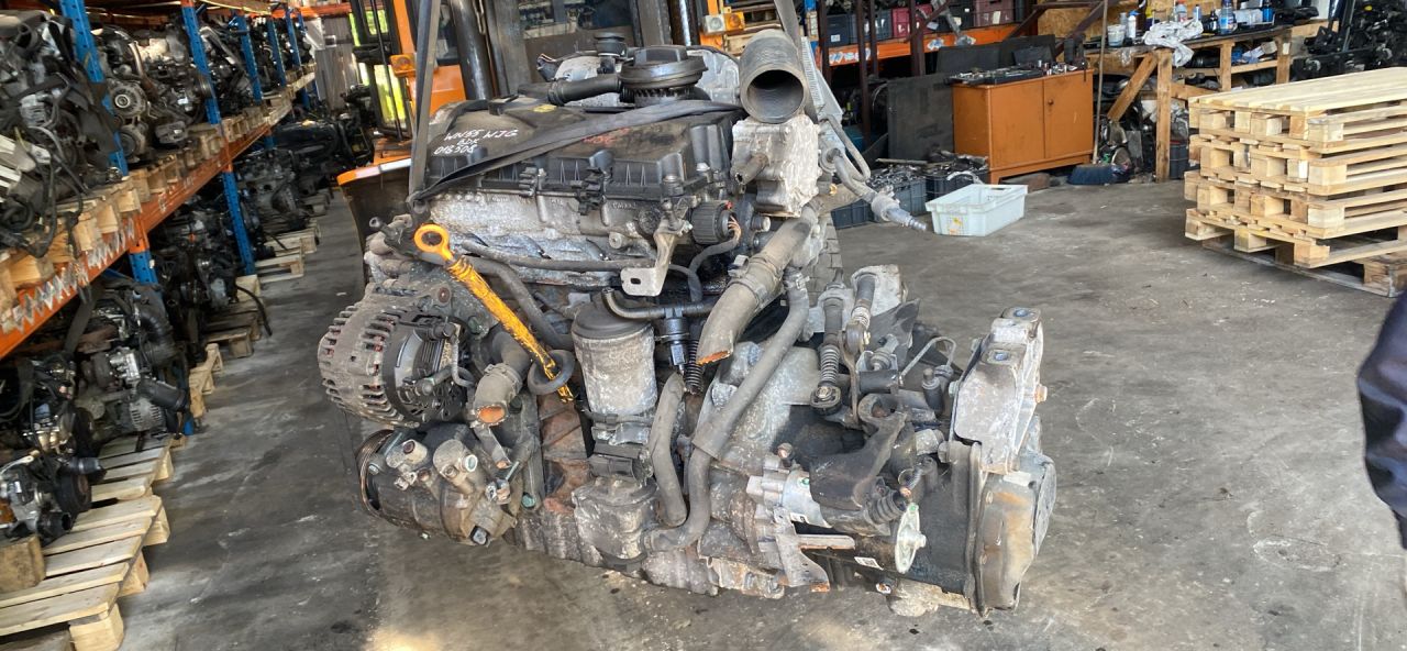 двигатель Volkswagen Golf 5 поколение 2005, 2.0 л., BDK, дизель, МКПП, BDK - фото №1