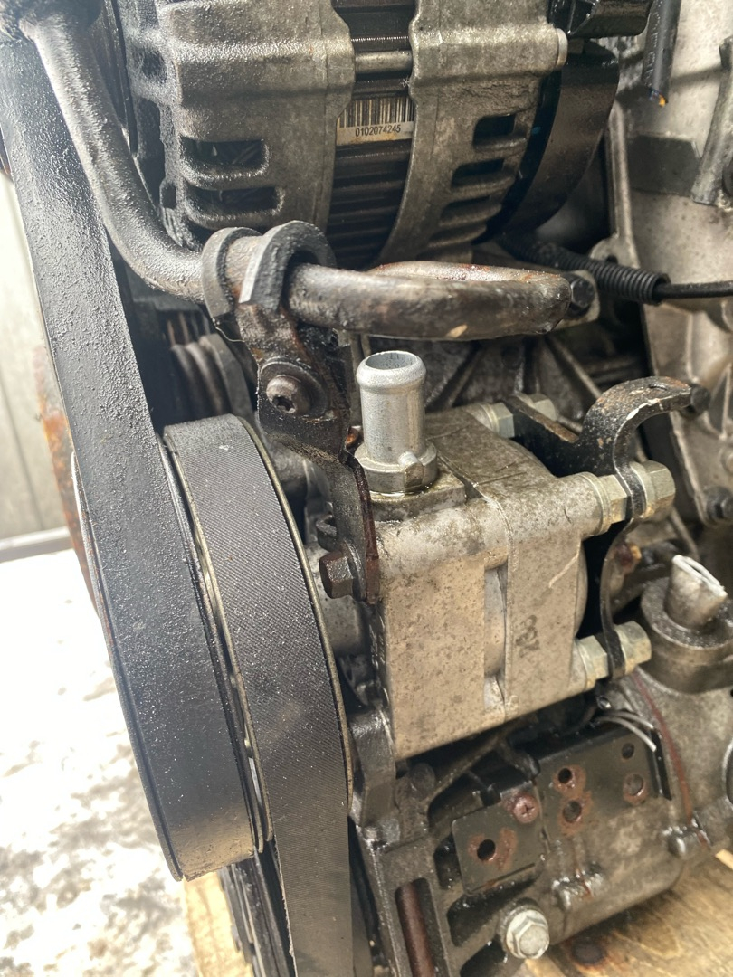 насос гидроусилителя руля Ford Mondeo 4 поколение 2008, 2.5 л., HUBA, бензин, МКПП - фото №1