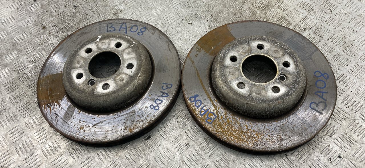 диск тормозной передний BMW 5 серия F07/F10/F11 2011, 3.0 л., N57 D30 A, дизель, АКПП, sophistog brillan metallic (a90), универсал, задний привод, правый руль - фото №1