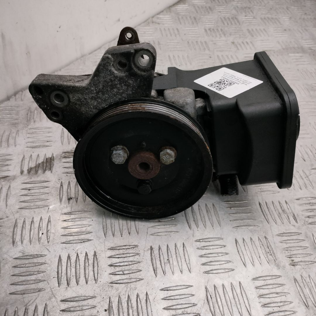 насос гидроусилителя руля Land Rover Range Rover 3 поколение 2005, 3.0 л., 306D1, дизель, АКПП - фото №1