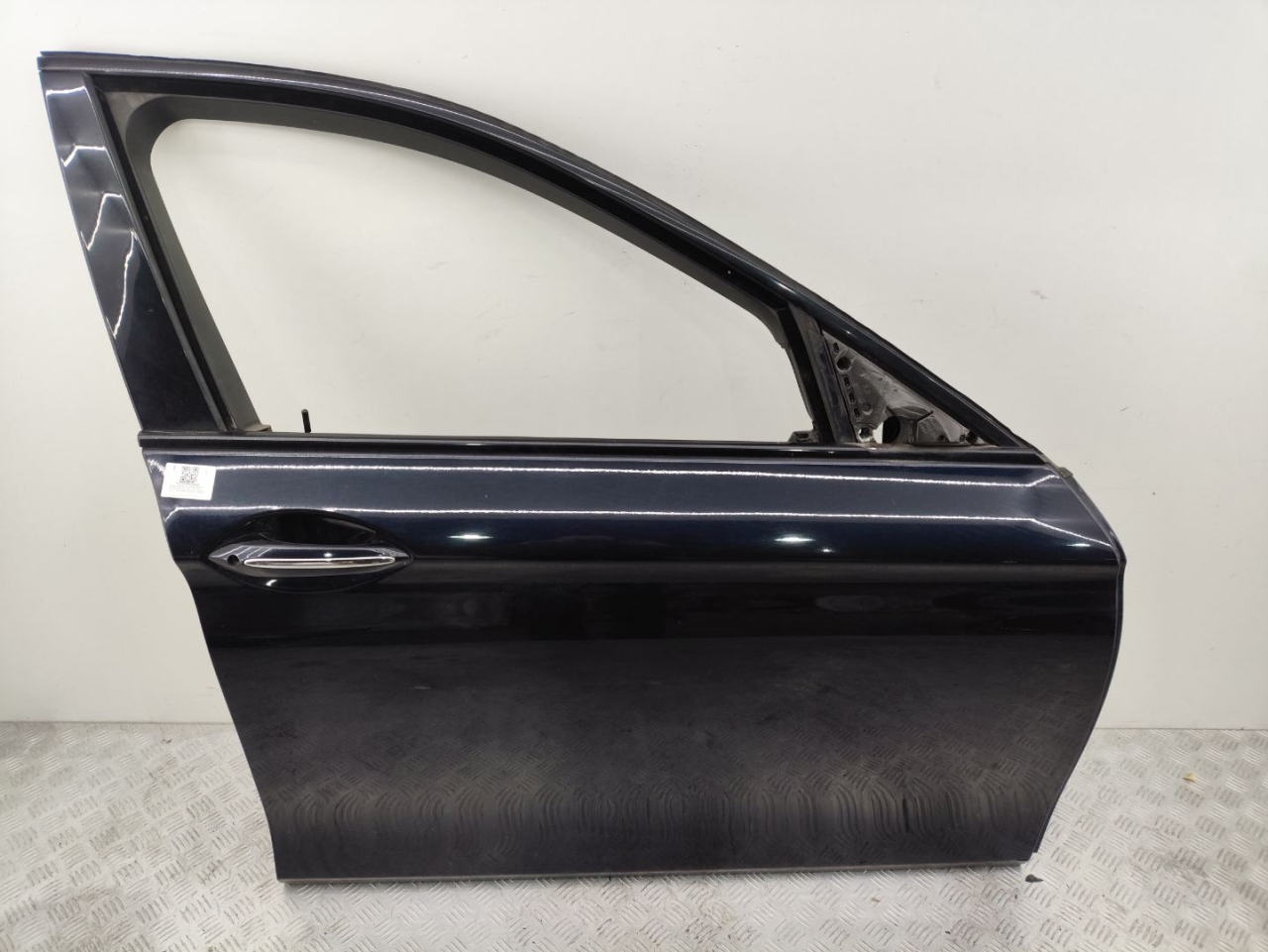 дверь передняя правая BMW 5 серия F07/F10/F11 F10 2011, 3.0 л., N57 D30 A, дизель, АКПП, carbonschwarz metallic (416), седан, задний привод, правый руль, 41007206108, 7206108 - фото №1