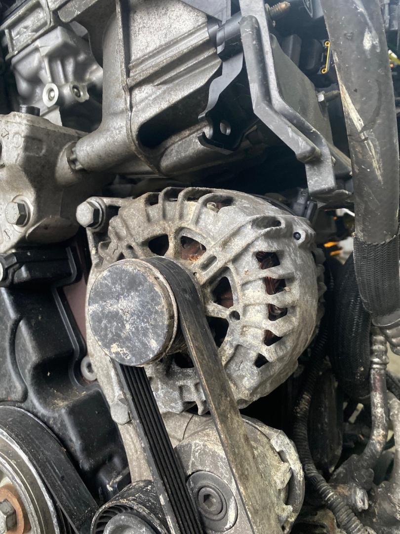 генератор Citroen C4 1 поколение 2011, 2.0 л., RHE (DW10CTED4), дизель, МКПП - фото №1