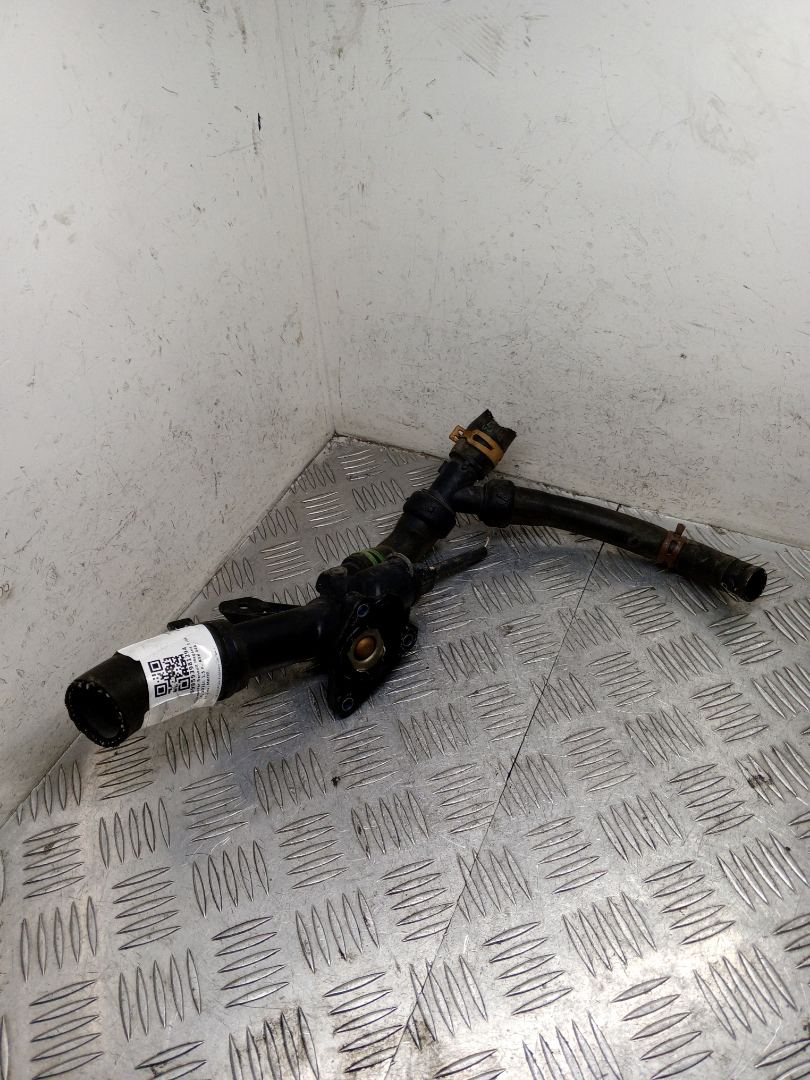 термостат Renault Megane 3 поколение 2011, 1.5 л., K9K 846, дизель, МКПП, 8200954328 - фото №1