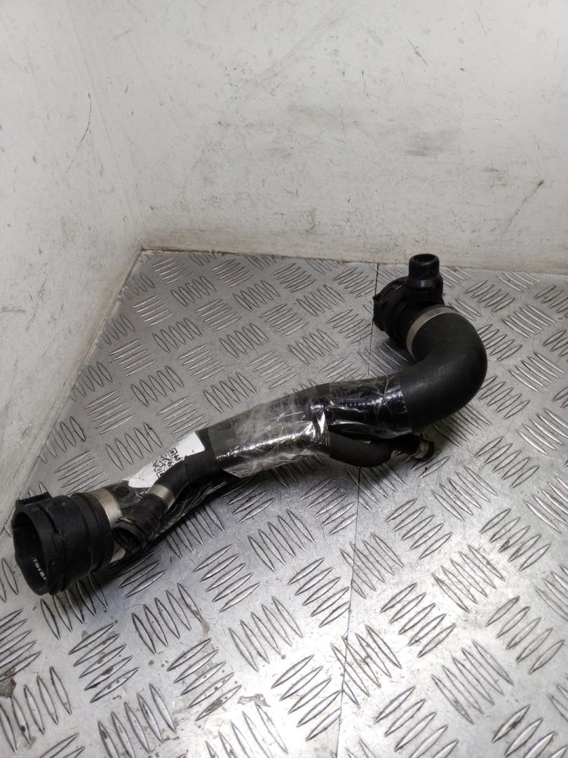 патрубок радиатора BMW 5 серия F07/F10/F11 2011, 3.0 л., N57 D30 A, дизель, АКПП, sophistog brillan metallic (a90), универсал, задний привод, правый руль, 17127800099, 7800099 - фото №1