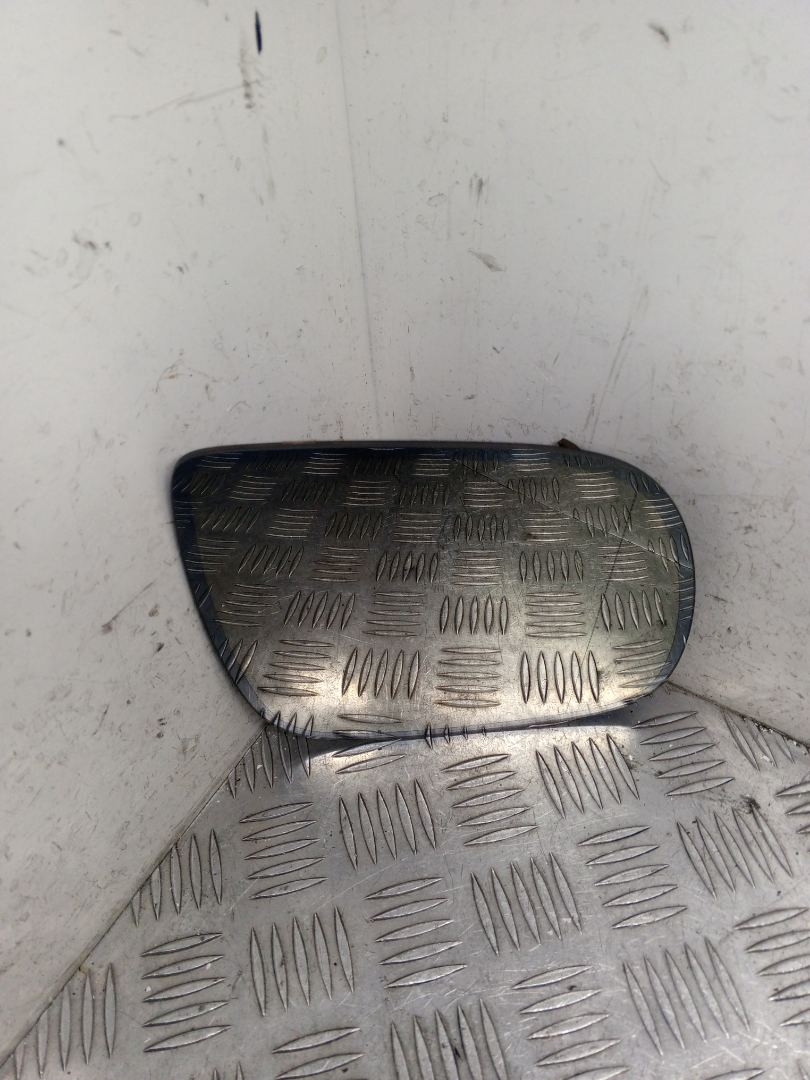 стекло зеркала наружного правого Audi Q7 4L 2007, 3.0 л., BUG, дизель, АКПП, полный привод, правый руль, 49922502S - фото №1