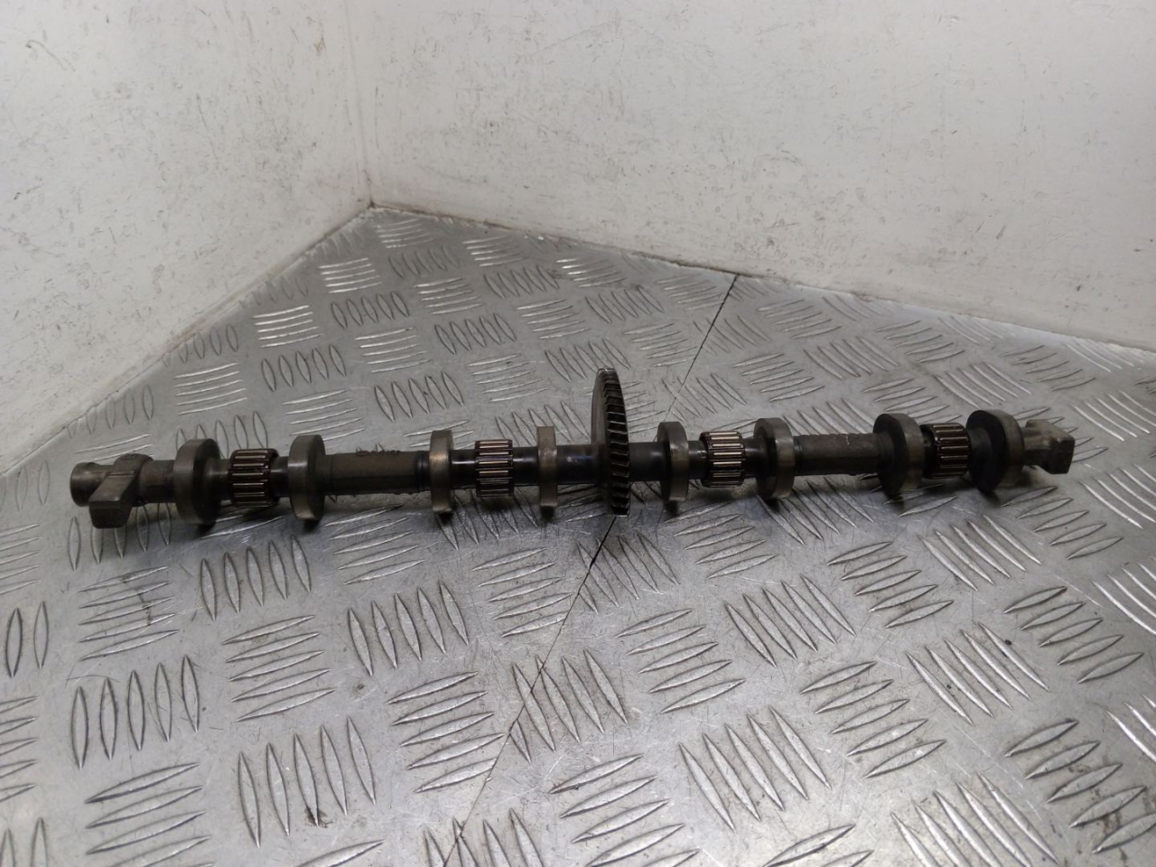 эксцентриковый вал BMW 3 серия F30/F31/F34 2014, 2.0 л., N20 B20 A, бензин, АКПП, 7593094 - фото №1