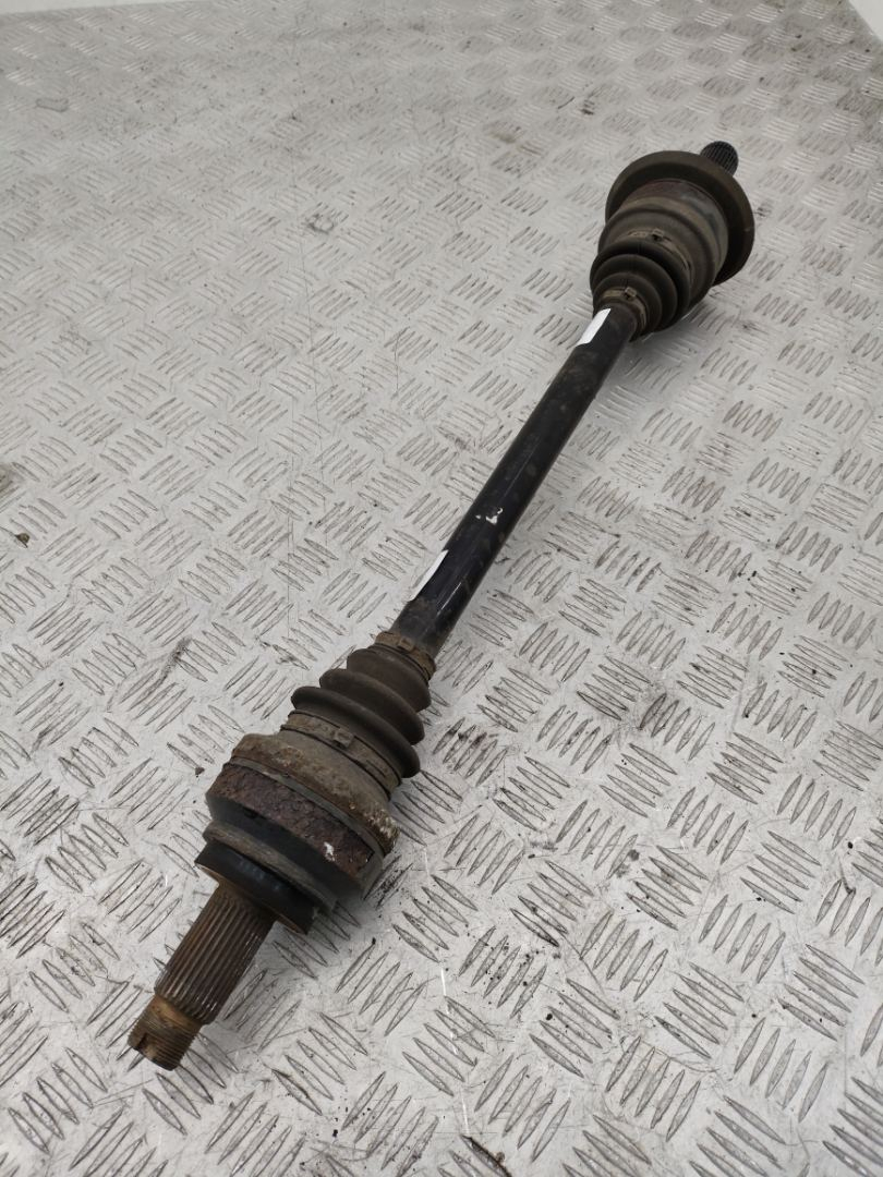 полуось задняя (приводной вал, ШРУС) BMW 5 серия F07/F10/F11 2011, 3.0 л., N57 D30 A, дизель, АКПП, sophistog brillan metallic (a90), универсал, задний привод, правый руль, 33207581017, 7581017 - фото №1