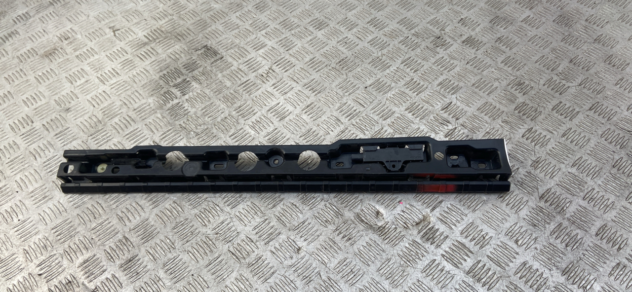 Кронштейн крепления порога BMW 7 серия G11/G12 G11 2017, 3.0 л., B57 D30 A, дизель, АКПП, carbonschwarz metallic (416), седан, задний привод, правый руль, 51777357136, 7357136 - фото №1