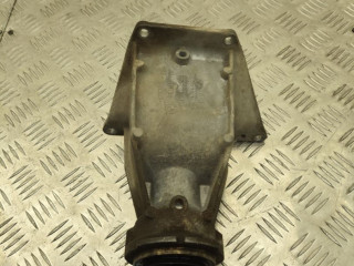 кронштейн полуоси BMW 5 серия G30/G31 G30 2019, 3.0 л., B58 B30 A, бензин, АКПП, bluestone metallic (c2y), седан, полный привод, правый руль, 31508639382, 8639382, 8639383