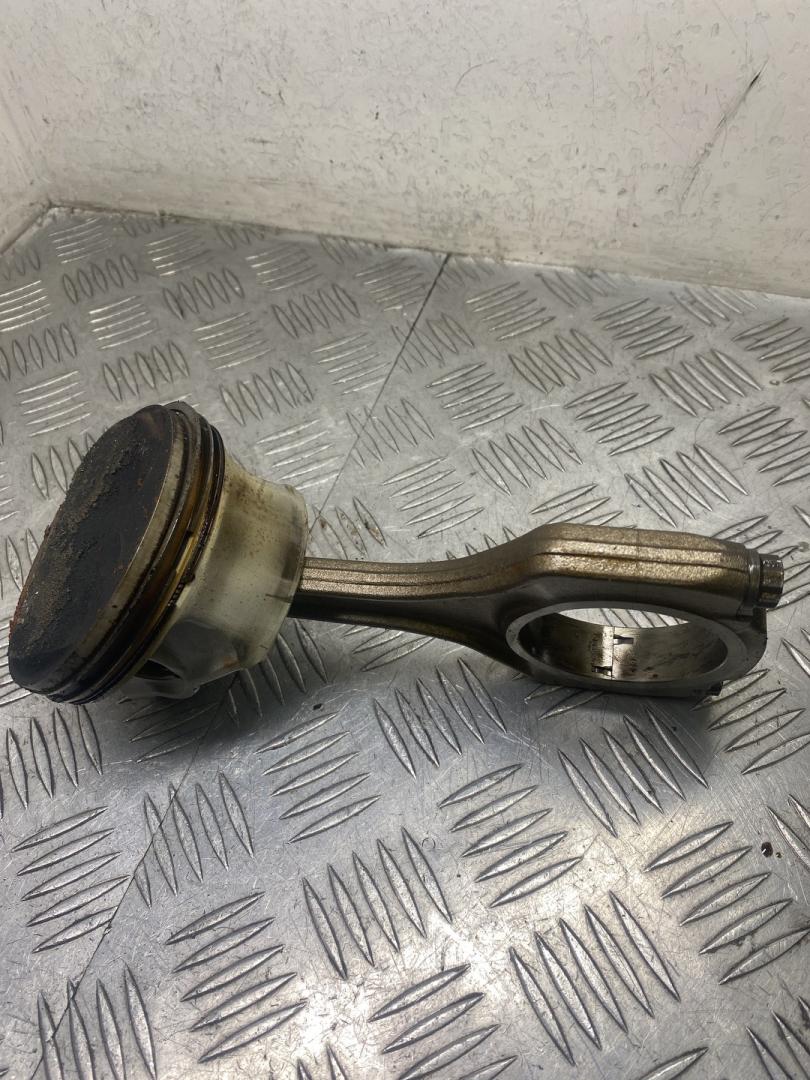 поршень BMW M5 E60/E61 E60 2008, 5.0 л., S85 B50 A, бензин, седан - фото №1