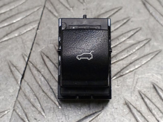 кнопка открытия багажника BMW X5 F15 2018, 3.0 л., N57 D30 A, дизель, АКПП, carbonschwarz metallic (416), внедорожник 5 дв., полный привод, правый руль, 61319318704, 9318704
