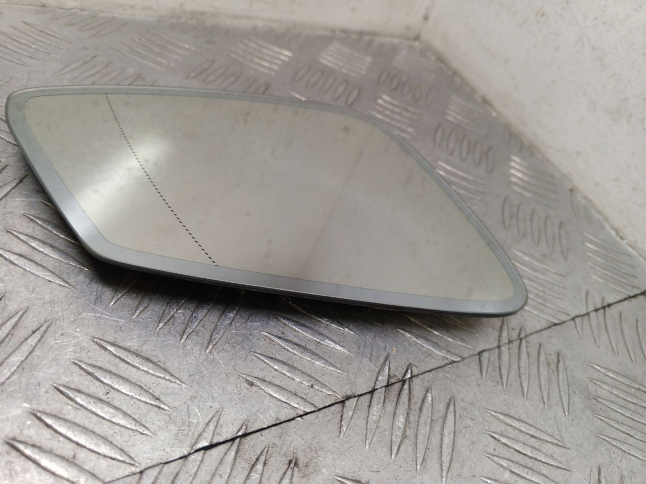 стекло зеркала наружного правого BMW 5 серия F07/F10/F11 2011, 3.0 л., N57 D30 A, дизель, АКПП, sophistog brillan metallic (a90), универсал, задний привод, правый руль - фото №1