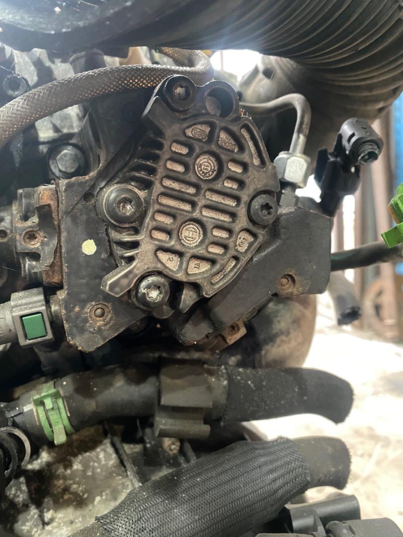 ТНВД Renault Laguna 3 поколение 2012, 2.0 л., M9R 814, дизель, МКПП - фото №1