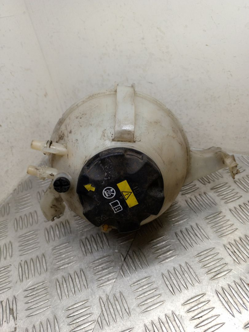 бачок расширительный BMW 7 серия G11/G12 G11 2017, 3.0 л., B57 D30 A, дизель, АКПП, carbonschwarz metallic (416), седан, задний привод, правый руль, 17138610654, 8610654 - фото №1