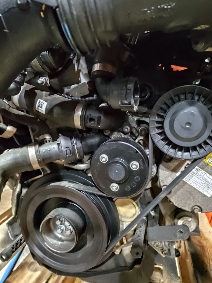 помпа BMW 3 серия G20 2021, 2.0 л., B48 B20 A, бензин, АКПП, black sapphire, седан, задний привод, правый руль - фото №1