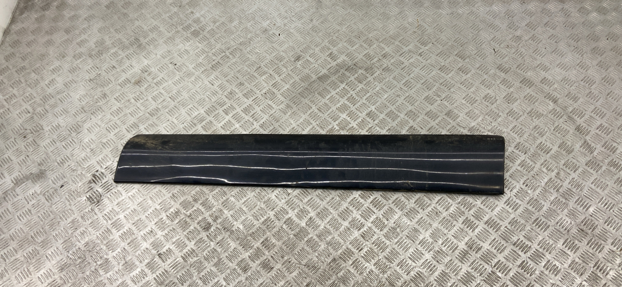 молдинг двери передней правой Audi Q7 4L 2007, 3.0 л., BUG, дизель, АКПП, полный привод, правый руль, 4L0853960 - фото №1