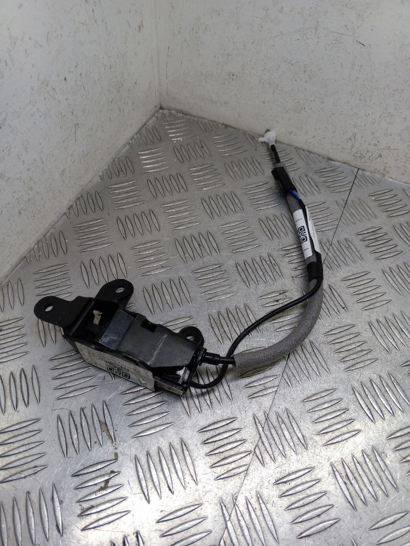 замок заднего борта BMW X5 F15 2017, 4.0 л., дизель, АКПП, black sapphire metallic (475), внедорожник 5 дв., полный привод, 51247351058, 7351058 - фото №1