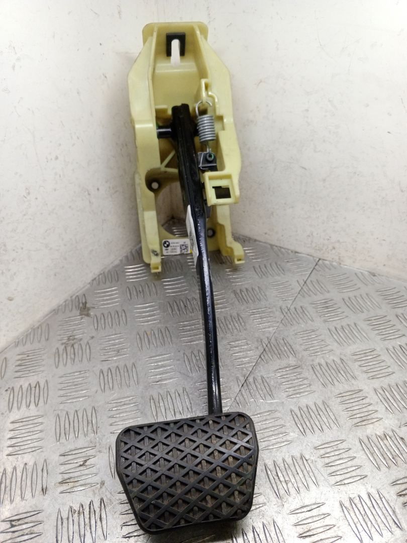 педаль тормоза BMW X5 F15 2017, 3.0 л., N57 D30 B, дизель, АКПП, carbonschwarz metallic (416), внедорожник 5 дв., полный привод, правый руль, 35006791901, 6791901 - фото №1