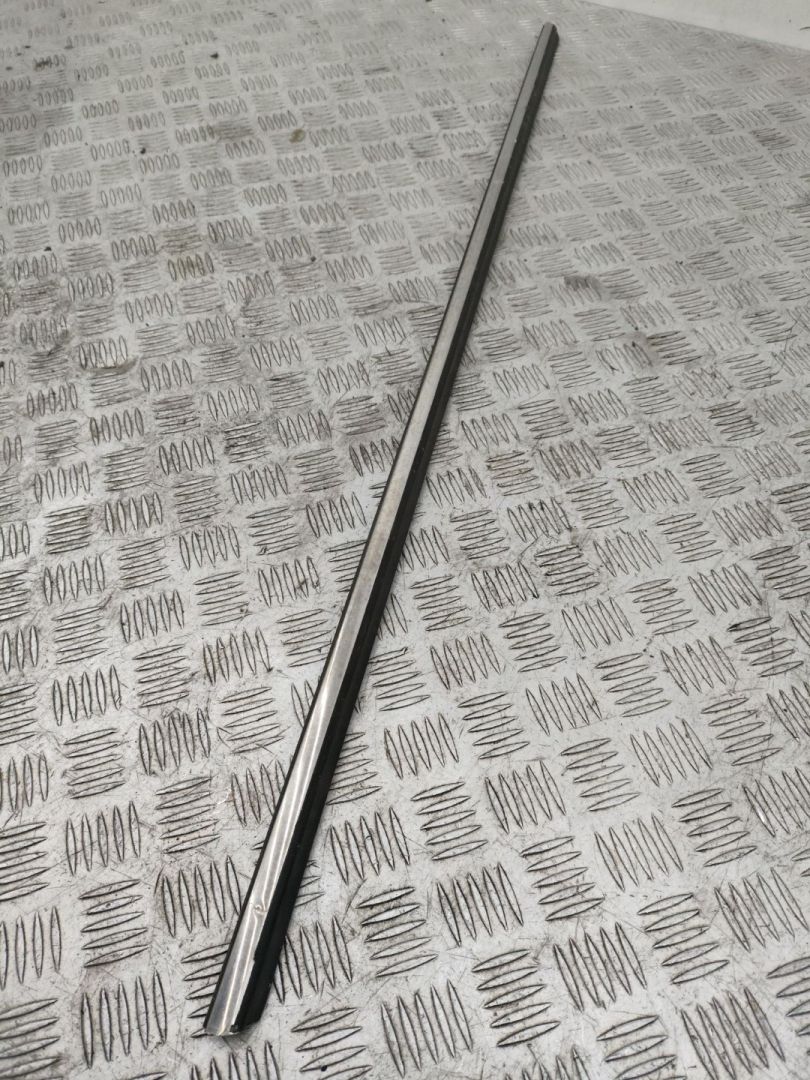 молдинг двери передней левой Mini Cooper S 1 поколение 2003, черный, хетчбэк 5 дв. - фото №1