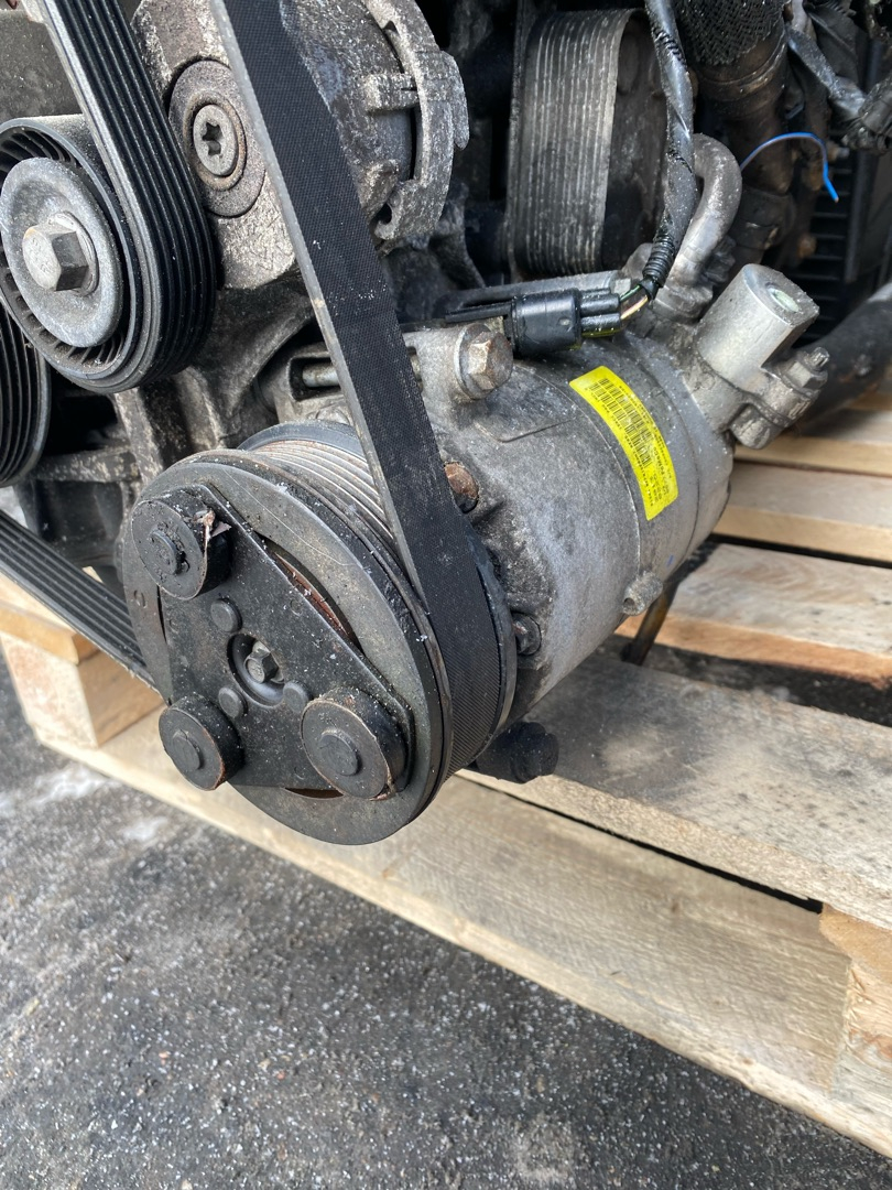 компрессор кондиционера Ford Grand C-Max 2 поколение 2013, 2.0 л., UFDB, дизель, АКПП - фото №1