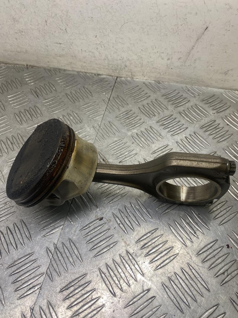 поршень BMW M5 E60/E61 E60 2008, 5.0 л., S85 B50 A, бензин, седан - фото №1