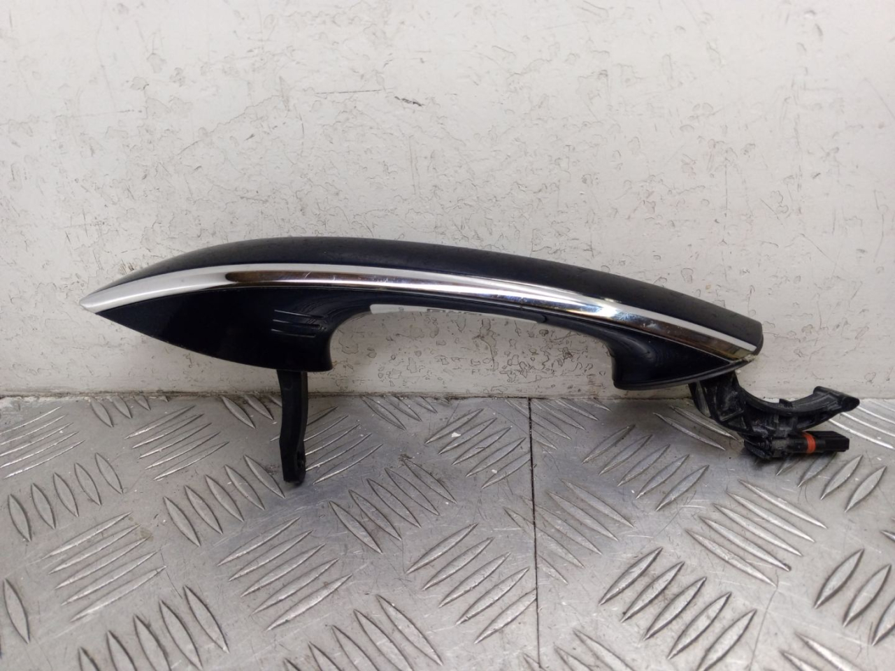 ручка наружная BMW 7 серия G11/G12 G11 2017, 3.0 л., B57 D30 A, дизель, АКПП, carbonschwarz metallic (416), седан, задний привод, правый руль, 51218067739, 8067739 - фото №1