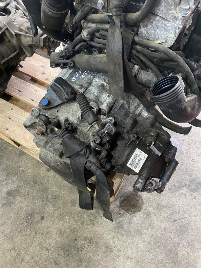 КПП механическая (МКПП) Volvo C70 1 поколение 2004, 2.0 л., B 5204 T4, бензин, МКПП, P9482121, M56L2K - фото №1