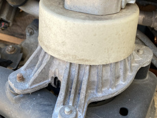 подушка крепления двигателя Mercedes-Benz C AMG W205 2017, 4.0 л., M 177.980, бензин, АКПП, 197, седан, задний привод, правый руль