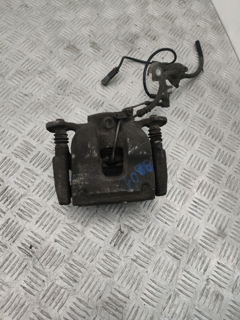 суппорт передний левый BMW X1 F48 2016, 2.0 л., B47 C20 A, дизель, МКПП, alpinweiß iii (300), внедорожник 5 дв., полный привод, правый руль, 3724330 - фото №1