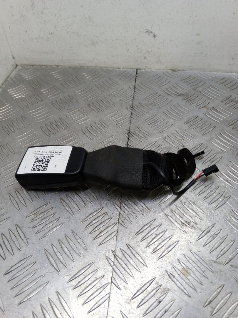 замок ремня безопасности BMW 5 серия F07/F10/F11 2011, 3.0 л., N57 D30 A, дизель, АКПП, sophistog brillan metallic (a90), универсал, задний привод, правый руль, 72117243275 - фото №1