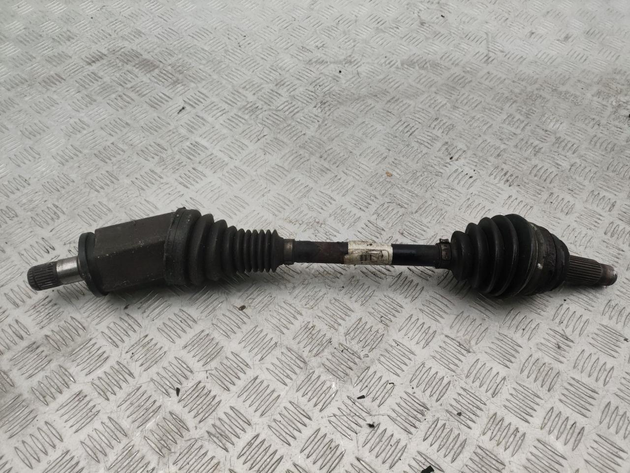 полуось передняя левая (приводной вал, ШРУС) BMW X5 F15 2017, 3.0 л., N57 D30 B, дизель, АКПП, carbonschwarz metallic (416), внедорожник 5 дв., полный привод, правый руль, 31607622913, 7622913 - фото №1