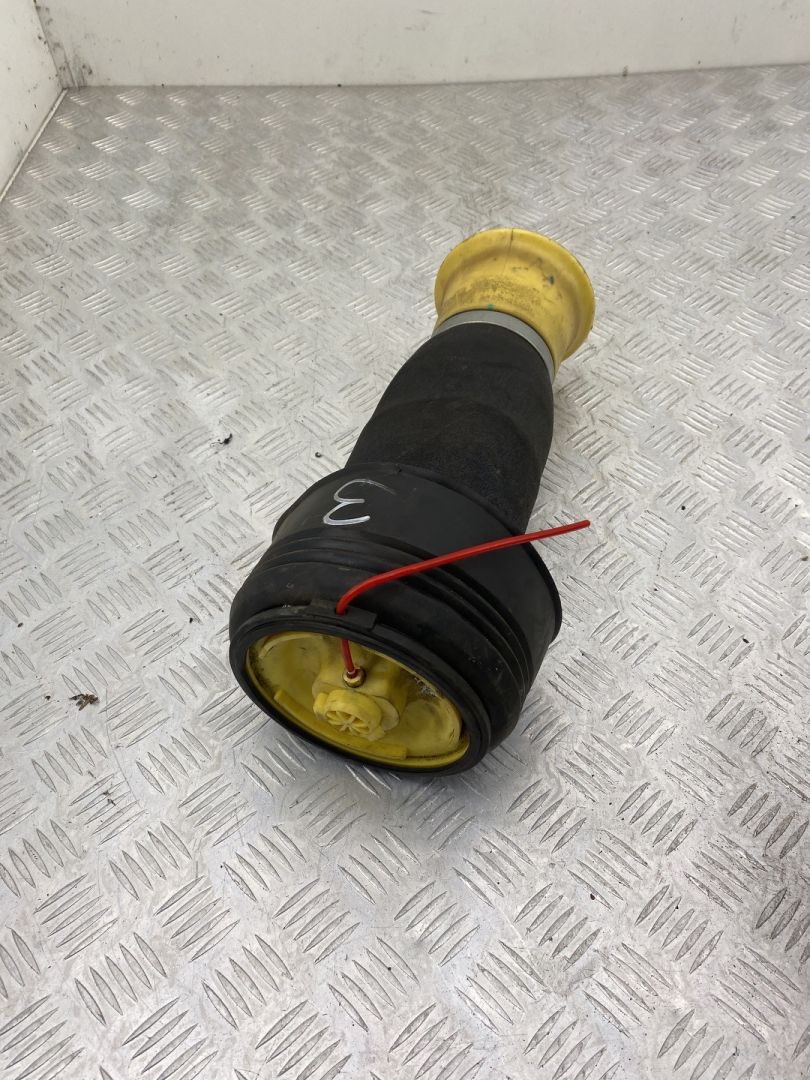 пневмоподушка BMW X5 F15 2017, 3.0 л., N57 D30 B, дизель, АКПП, carbonschwarz metallic (416), внедорожник 5 дв., полный привод, правый руль - фото №1