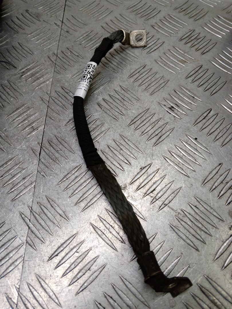 минусовой провод аккумулятора BMW 7 серия F01/F02 F01 2011, 4.4 л., N63 B44 A, бензин, АКПП, седан, задний привод - фото №1