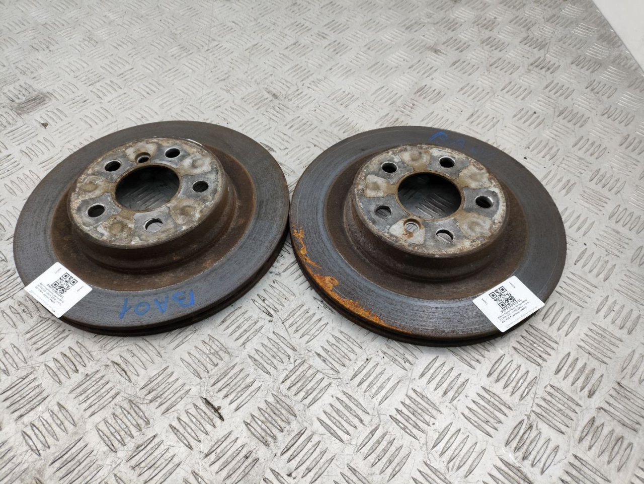 диск тормозной задний BMW X1 F48 2016, 2.0 л., B47 C20 A, дизель, МКПП, alpinweiß iii (300), внедорожник 5 дв., полный привод, правый руль, 34216799369, 6799369 - фото №1