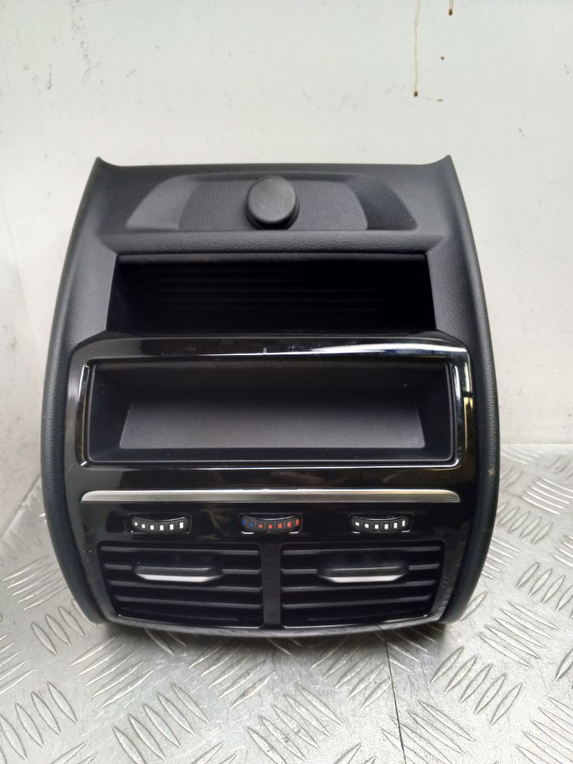 дефлектор обдува салона BMW 5 серия G30/G31 G30 2020, 2.0 л., B48 B20 B, бензин, АКПП, sophistograu a90, седан, задний привод, правый руль, 51169330681, 9330681, 9357865 - фото №1