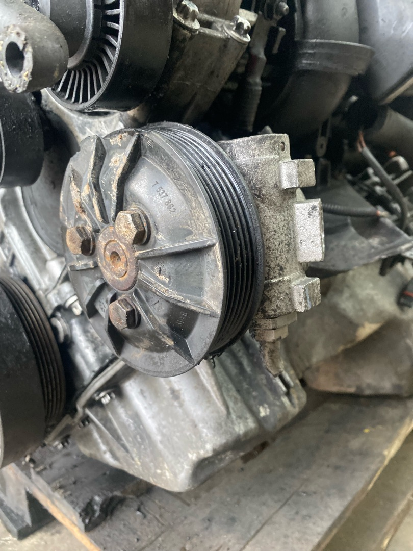 насос гидроусилителя руля BMW 6 серия E63/E64 2006, 3.0 л., N52 B30 AF, бензин, АКПП, 32416777321, 6777321 - фото №1