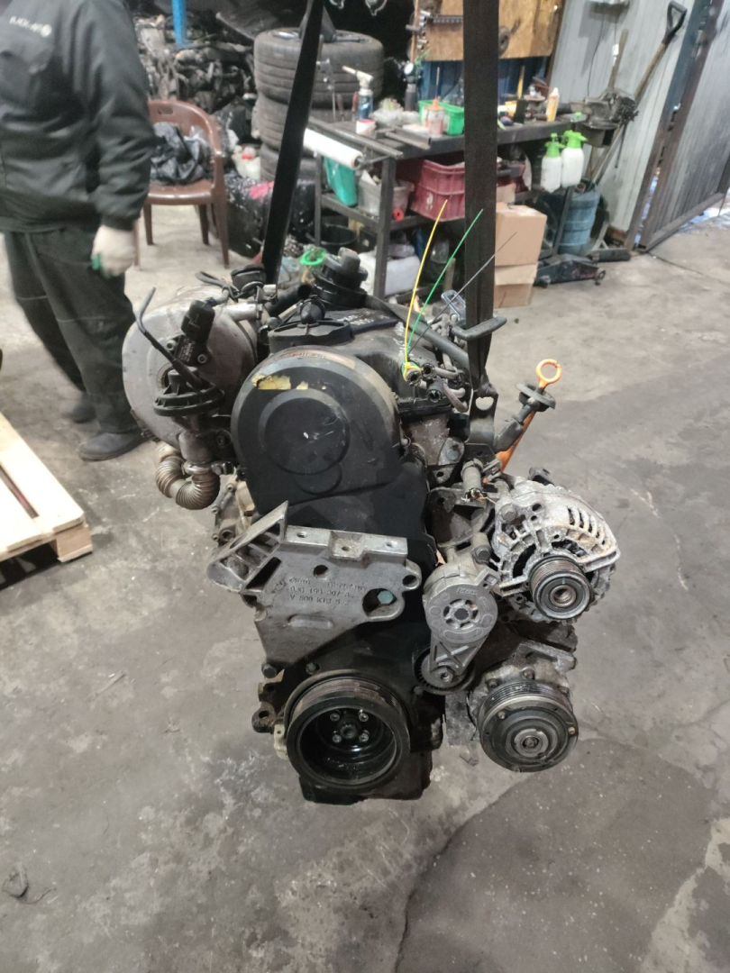 двигатель Volkswagen Golf 5 поколение 2006, 2.0 л., BDK, дизель, МКПП, BDK - фото №1