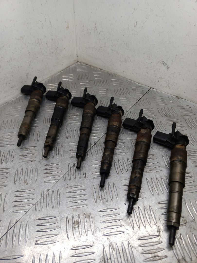 форсунка BMW 3 серия E90/E91/E92/E93 2007, 3.0 л., M57 D30 (306D3), дизель, МКПП, 13537792721, 7792721, 0445115070 - фото №1