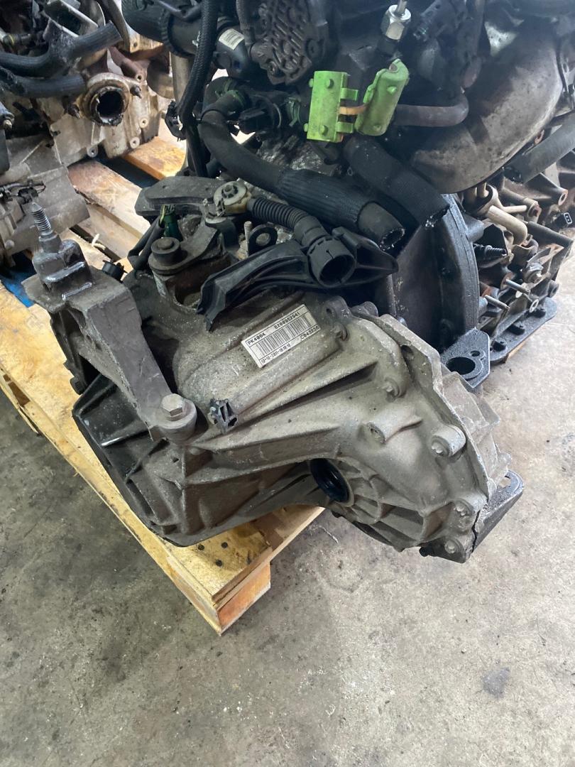 КПП механическая (МКПП) Renault Laguna 3 поколение 2012, 2.0 л., M9R 814, дизель, МКПП - фото №1