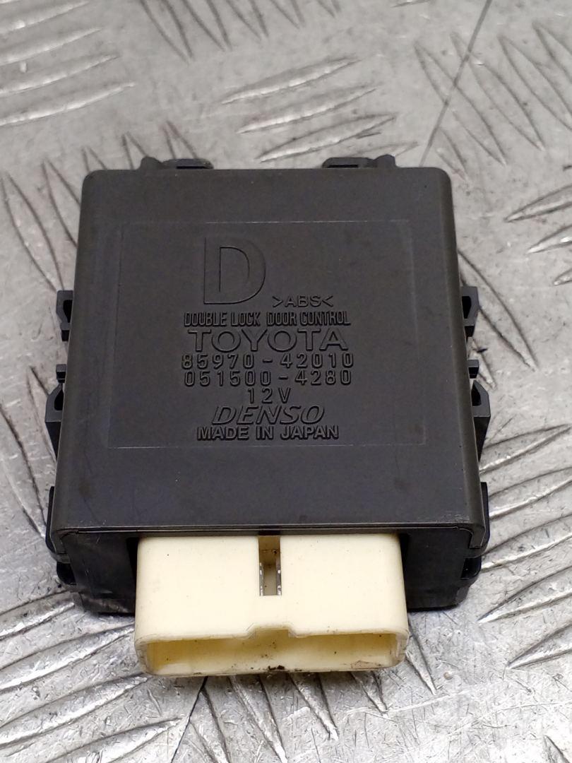 блок управления центральным замком Lexus NX 1 поколение 2017, 8597042010 - фото №1