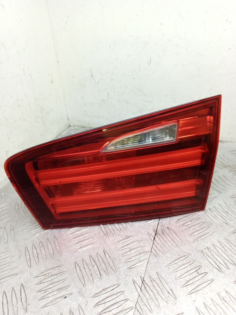 фонарь крышки багажника правый BMW 5 серия F07/F10/F11 2011, 3.0 л., N57 D30 A, дизель, АКПП, sophistog brillan metallic (a90), универсал, задний привод, правый руль, 63217203228, 7203228 - фото №1