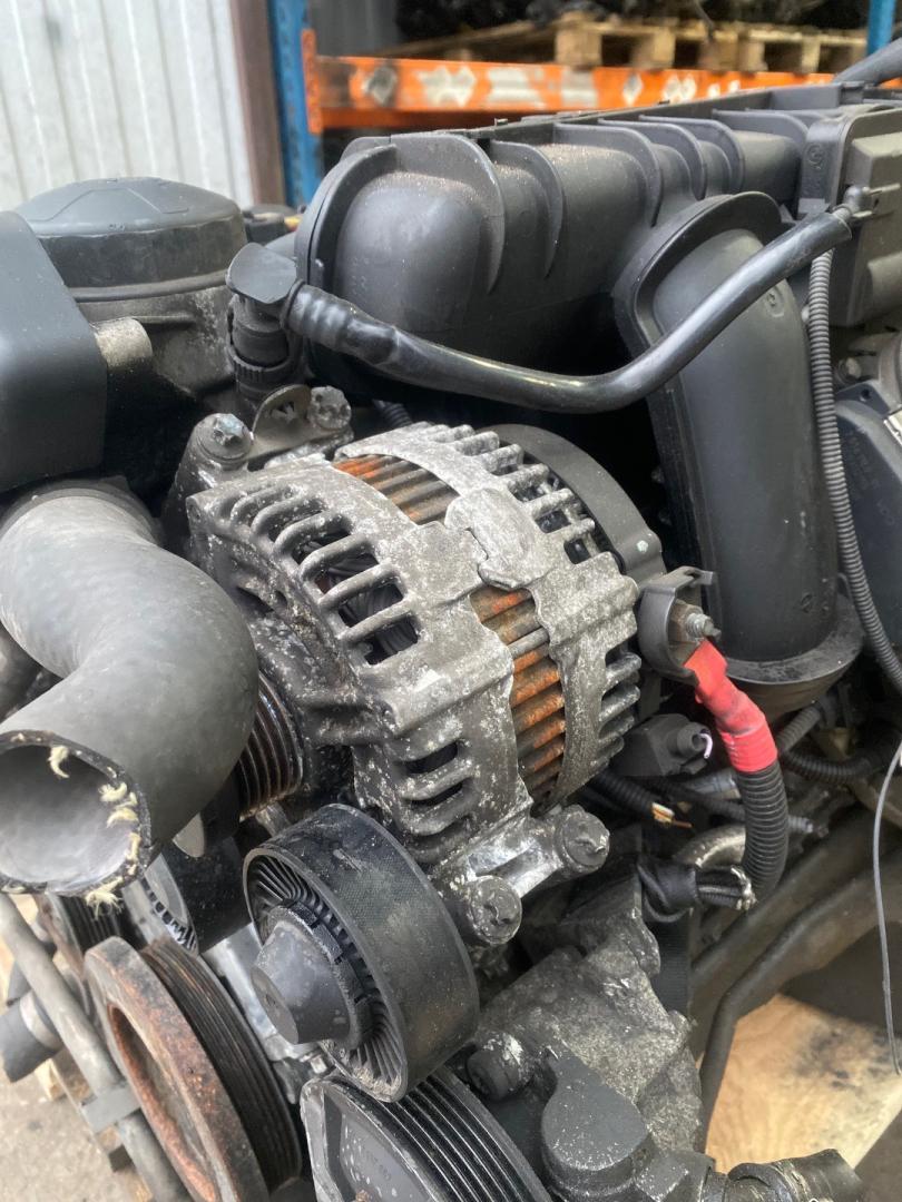 генератор BMW 3 серия E90/E91/E92/E93 2007, 2.5 л., N52 B25 AF, бензин, АКПП - фото №1