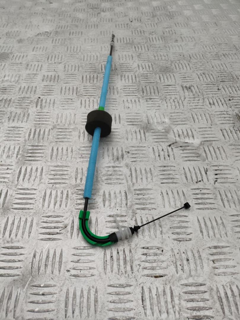 трос двери BMW X1 F48 2016, 2.0 л., B47 C20 A, дизель, МКПП, alpinweiß iii (300), внедорожник 5 дв., полный привод, правый руль - фото №1