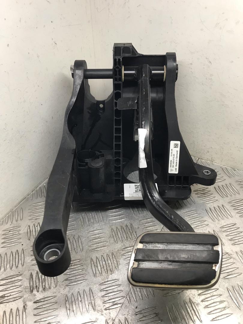 педаль тормоза Porsche 911 Carrera S 991 2014, 3.8 л., MA1.03, бензин, робот, серый, задний привод, правый руль, 99142301020 - фото №1