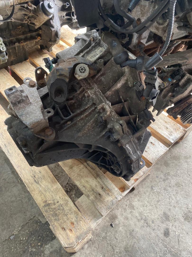 КПП механическая (МКПП) Renault Megane 3 поколение 2011, 1.5 л., K9K 846, дизель, МКПП, 7701700604 - фото №1