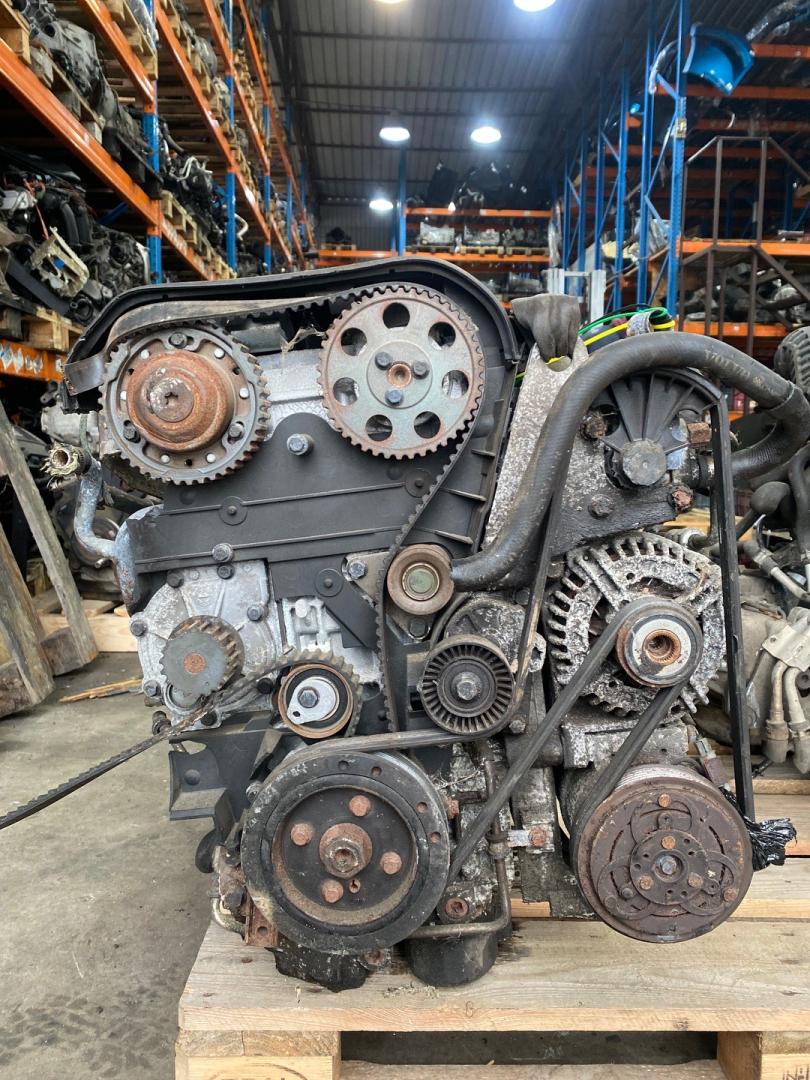 двигатель Volvo C70 1 поколение 2004, 2.0 л., B 5204 T4, бензин, МКПП, B5204T4 - фото №1