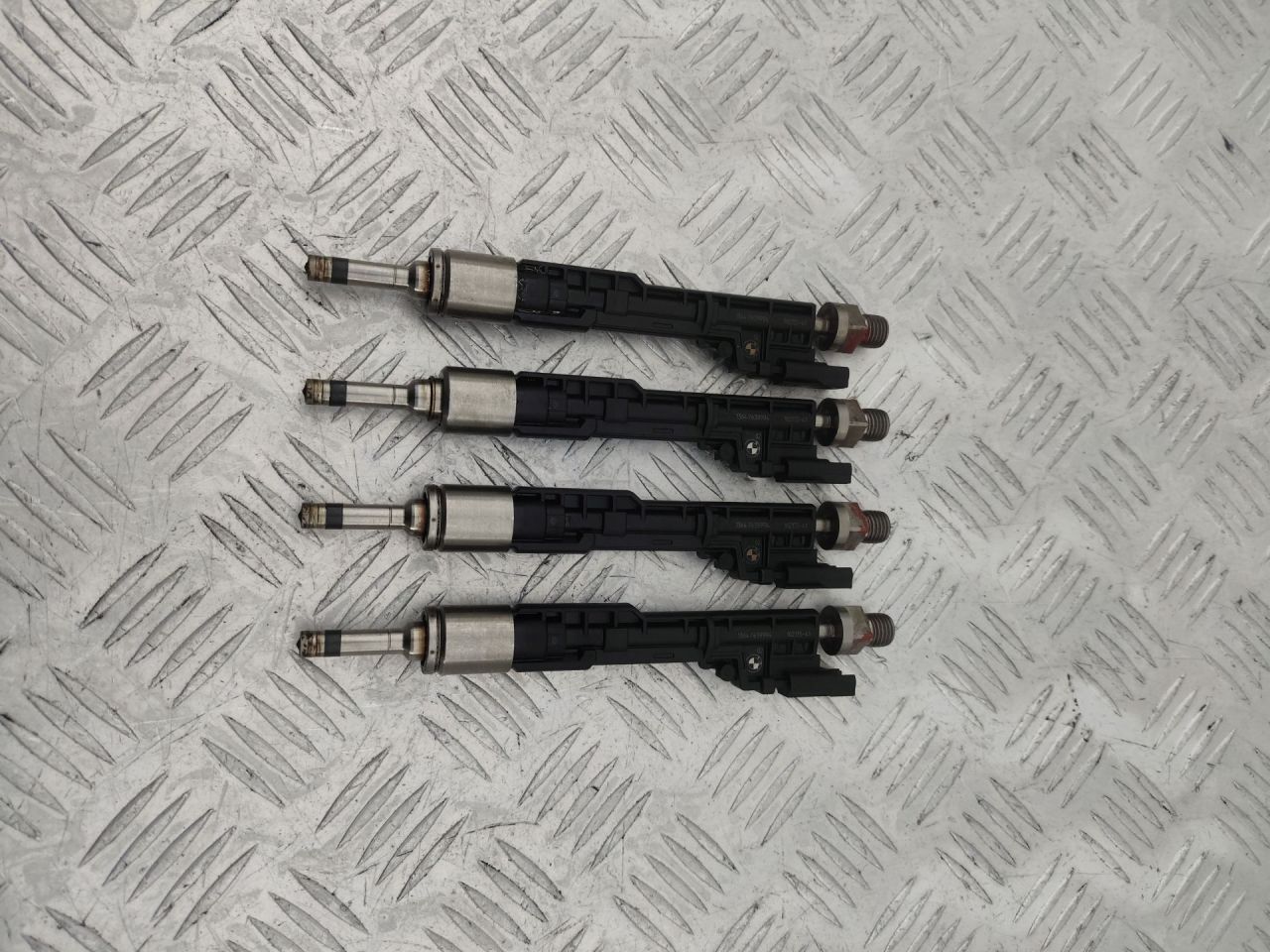 форсунка BMW 2 серия F22/F23 2015, 2.0 л., N20 B20 A, бензин, 13647639994, 7639994 - фото №1